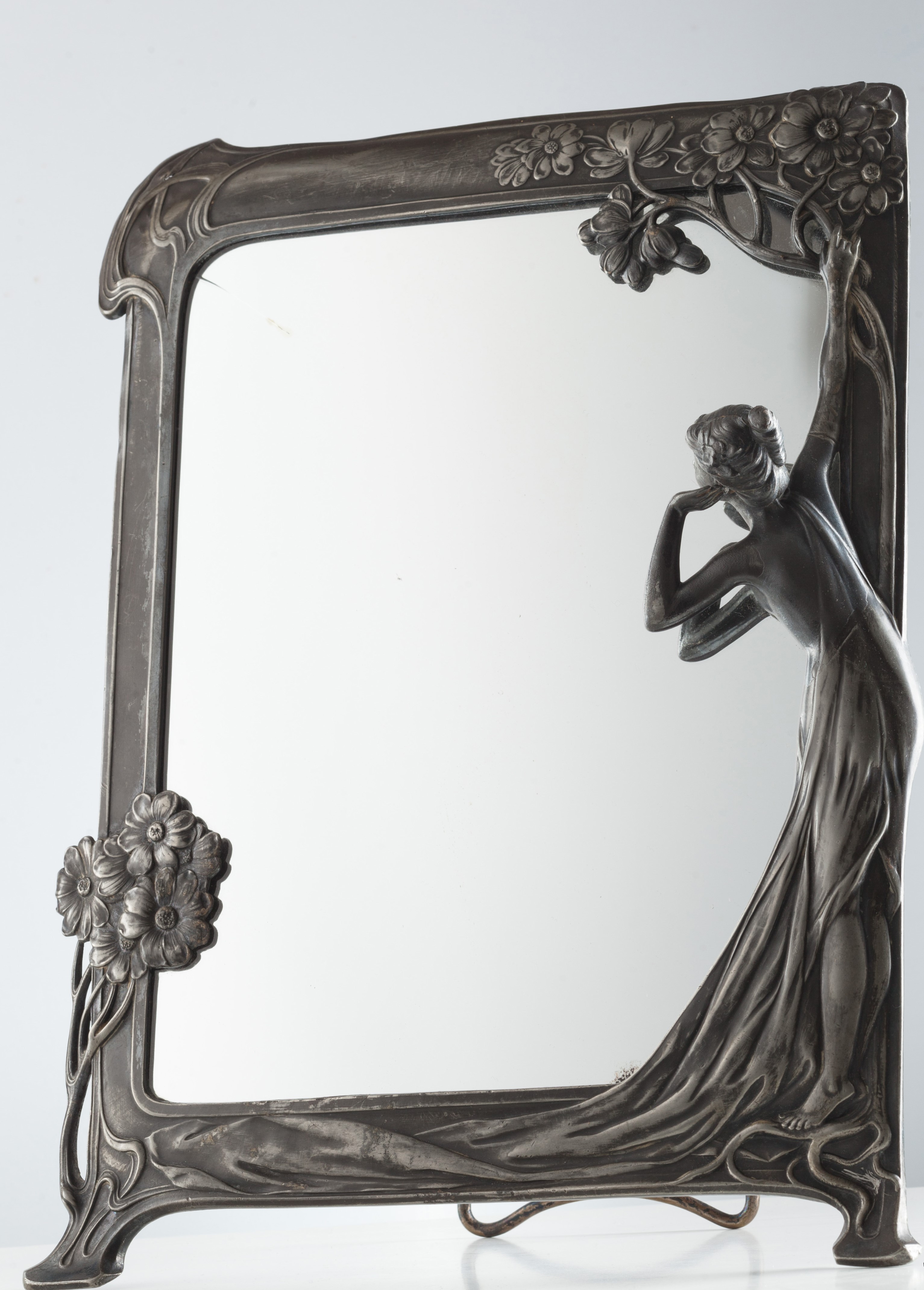 Secesní zrcadlo, WMF