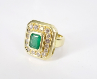Pánský briliantový prsten se smaragdem