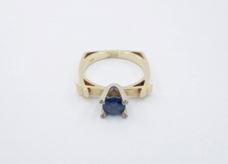 Zlatý prsten se safírem, Art Deco