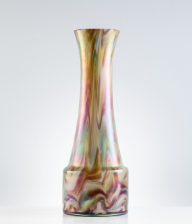 Váza z irisovaného skla, Králík